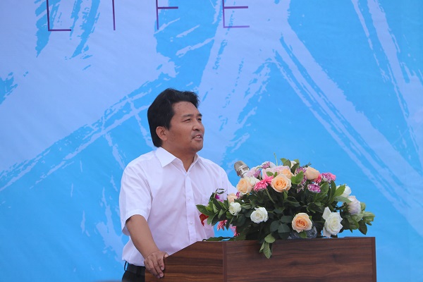 附图2安博官方网站-安博anbo(中国)
副董事长、置业公司董事长兼总经理王庆伟致辞.jpg 附图2安博官方网站-安博anbo(中国)
副董事长、置业公司董事长兼总经理王庆伟致辞.jpg